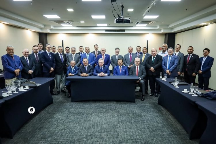Última Reunião do Mandato - O pastor José Wellington Costa Junior na Mesa Diretora do quadriênio 2021-2025.